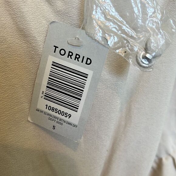 NWT Torrid Ivory Off-Shoulder Babydoll Blouse - Picture 9 of 10